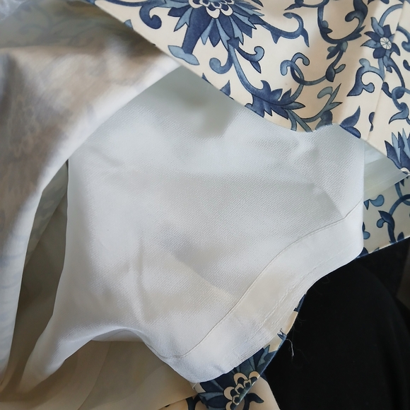 Ralph Lauren Blue and White Floral A-Line Skirt - Picture 8 of 11